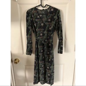 Floral Long-sleeved Midi Dress